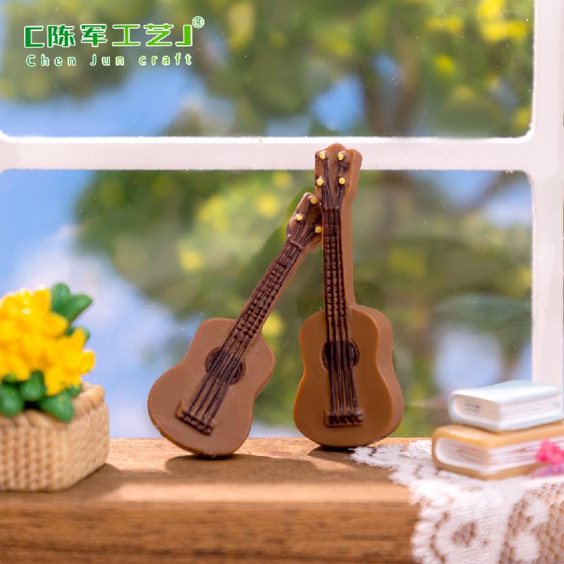 Phụ Kiện Tiểu Cảnh Đàn Guitar Mini Trang Trí Nhà Búp Bê (PK-173)
