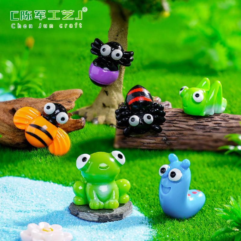 Phụ Kiện Tiểu Cảnh Côn Trùng Mắt To Ếch Và Ong Mini (PK-218)